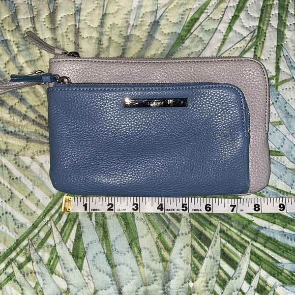 Nine West double pocket color block Wristlet blue/gray - Picture 1 of 7